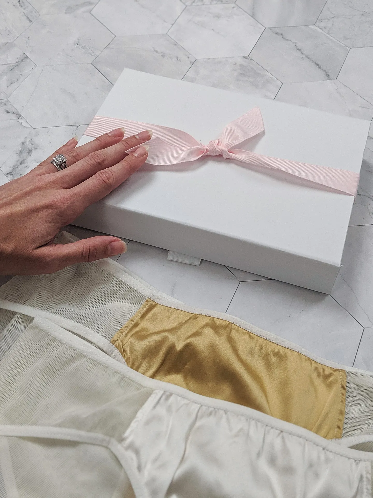 White - 3 knickers gift set